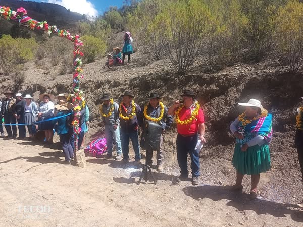 autoridades y vecinos concluyen mejoramiento de vía